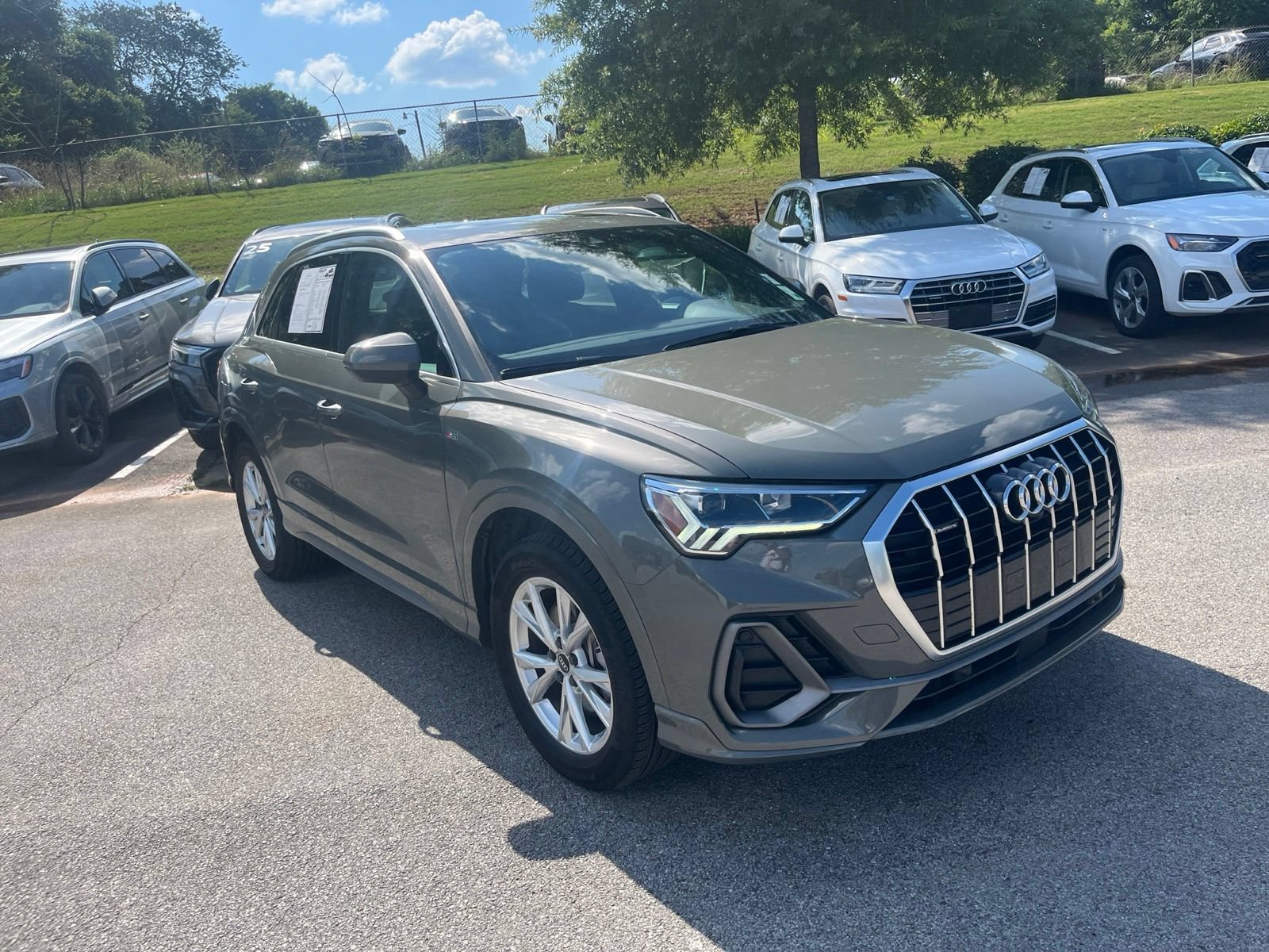 Used 2023 Audi Q3 2.0T Premium Plus w/ Premium Plus Package AWD/4WD image 3