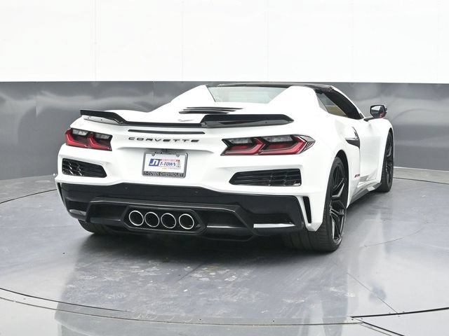 Used 2024 Chevrolet Corvette Z06 RWD image 13