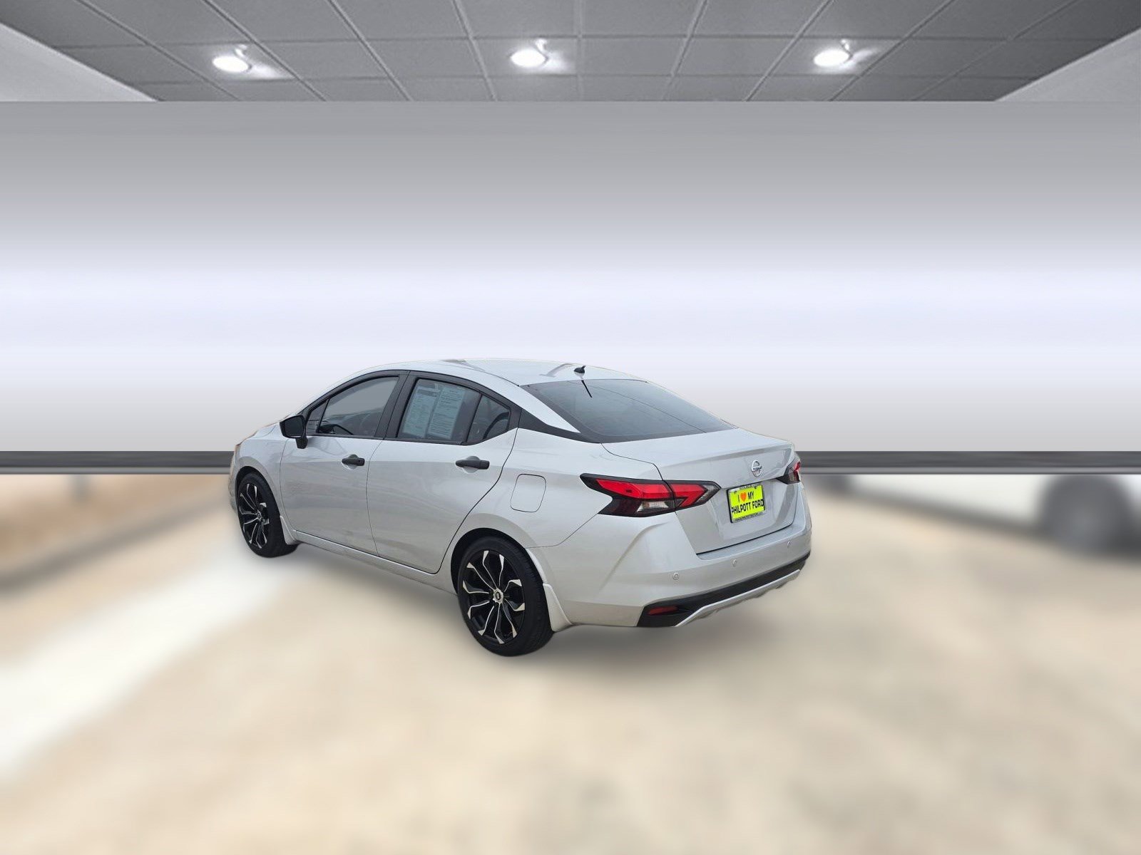 Used 2021 Nissan Versa S image 3