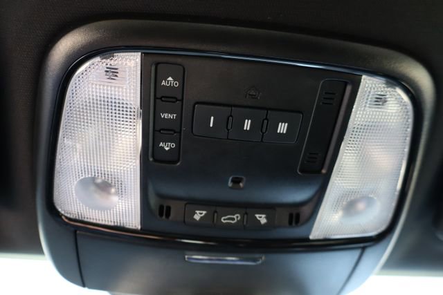 Used 2024 Dodge Durango R/T w/ Tow 'N Go Package AWD/4WD image 30