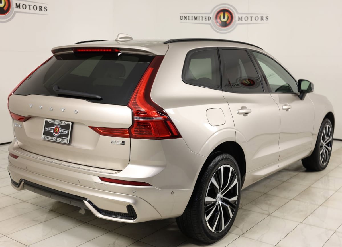 Used 2025 Volvo XC60 B5 Plus w/ Protection Package Premier AWD/4WD image 3