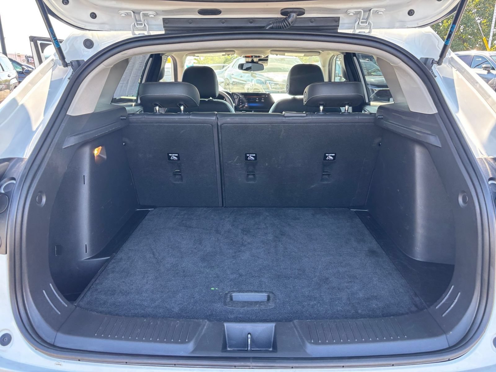 Used 2025 Chevrolet Trax LT FWD image 29