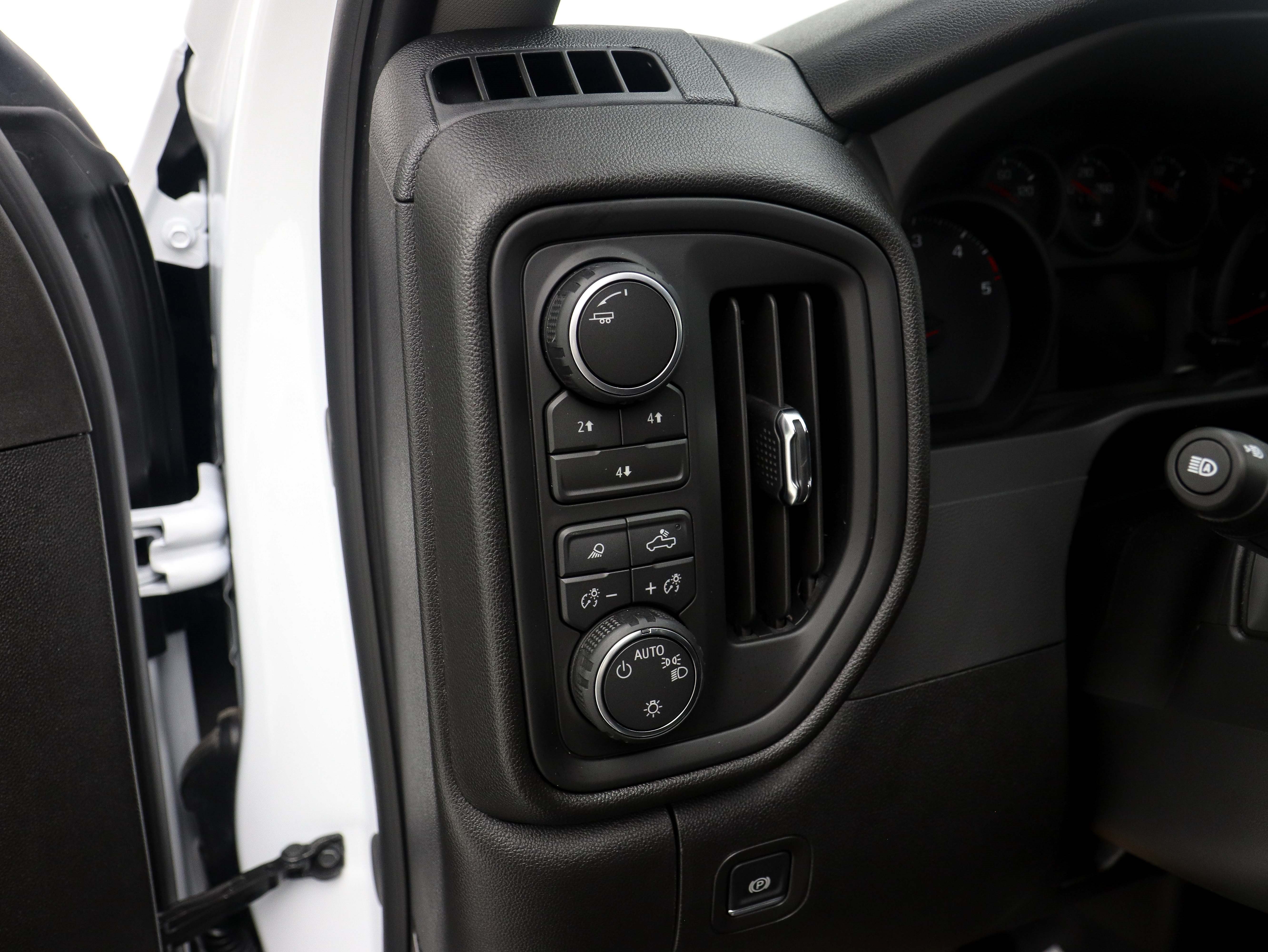 Used 2026 Chevrolet Silverado 3500 W/T AWD/4WD image 19