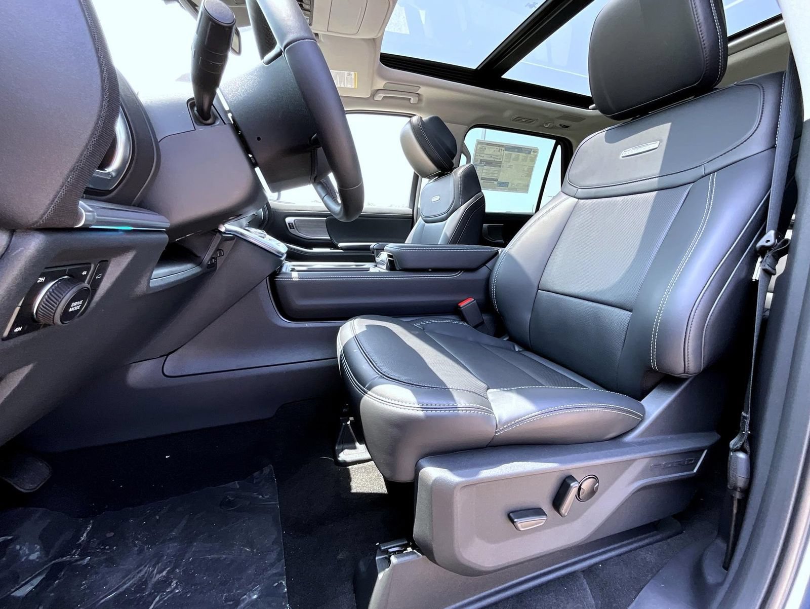 New 2027 Ford Expedition Platinum w/ Driver's Package AWD/4WD image 13