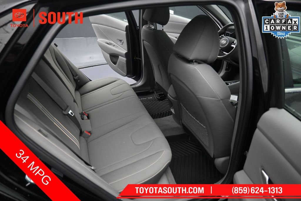 Used 2025 Hyundai Elantra SEL FWD image 32