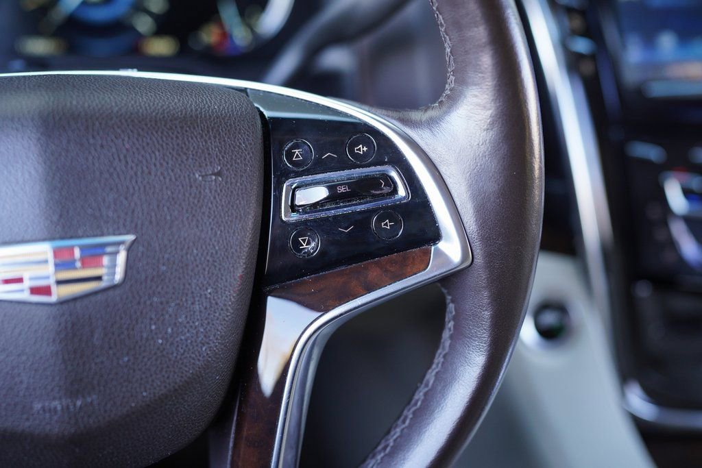 Used 2016 Cadillac Escalade Luxury image 32