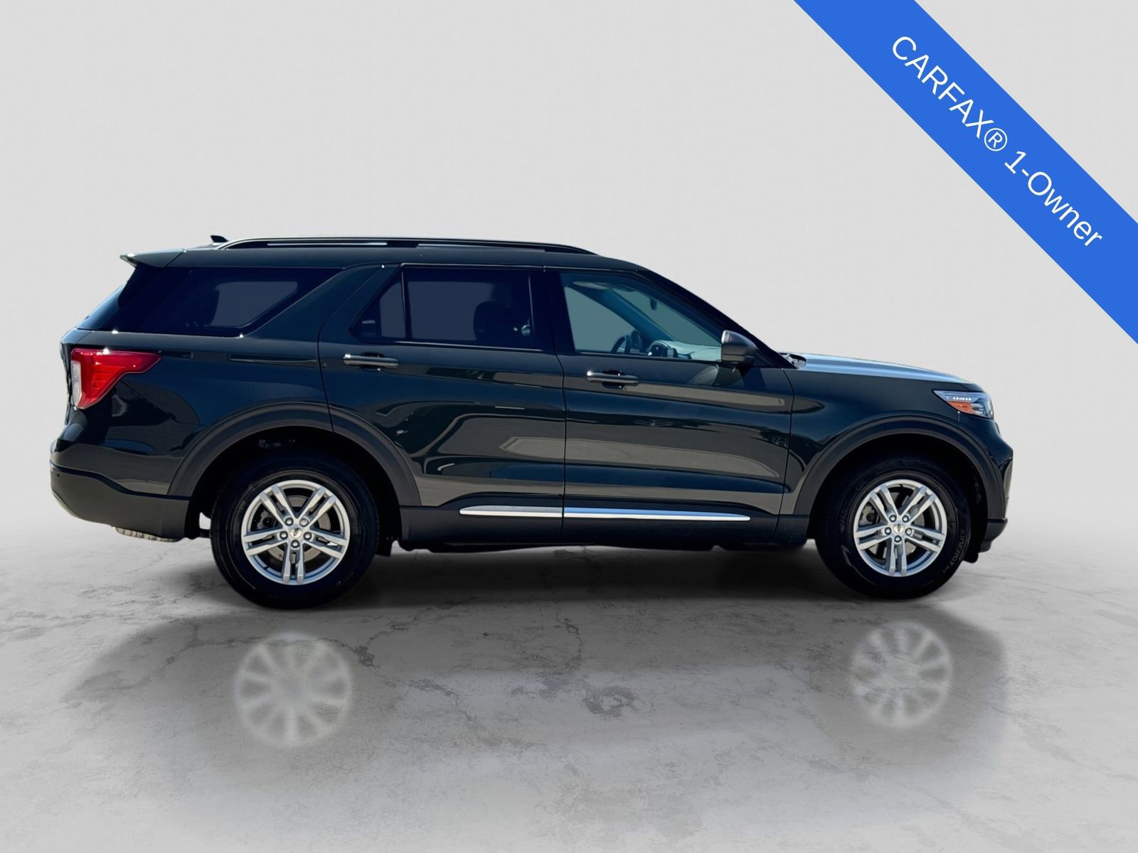 Used 2024 Ford Explorer XLT AWD/4WD image 9