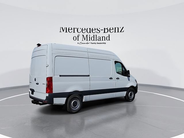 Used 2025 Mercedes-Benz Sprinter 2500 image 8