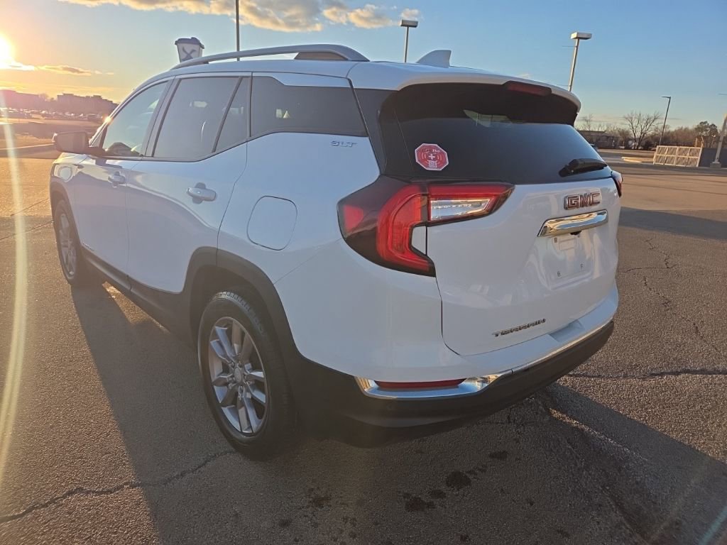 Used 2023 GMC Terrain SLT image 7