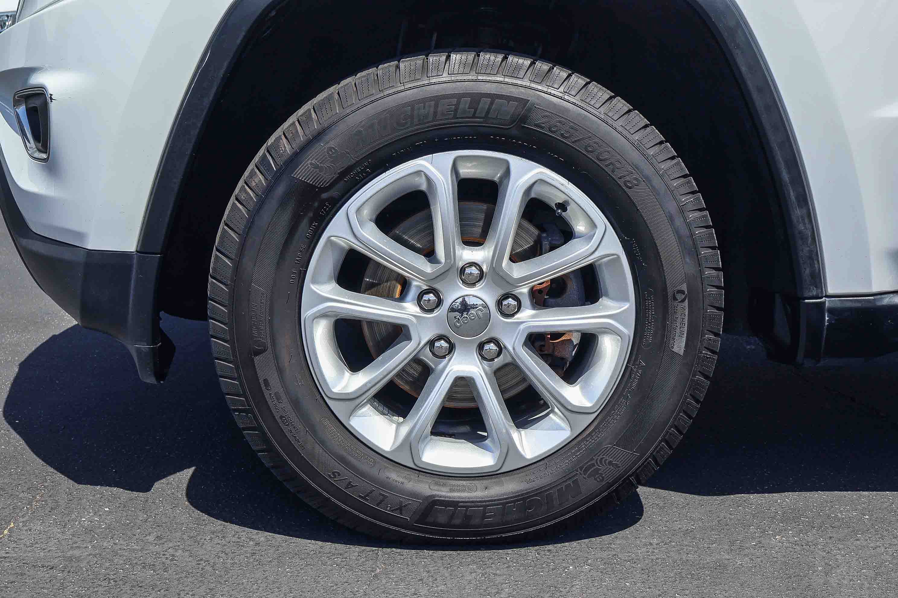 Used 2015 Jeep Grand Cherokee Laredo w/ Quick Order Package 23E AWD/4WD image 15