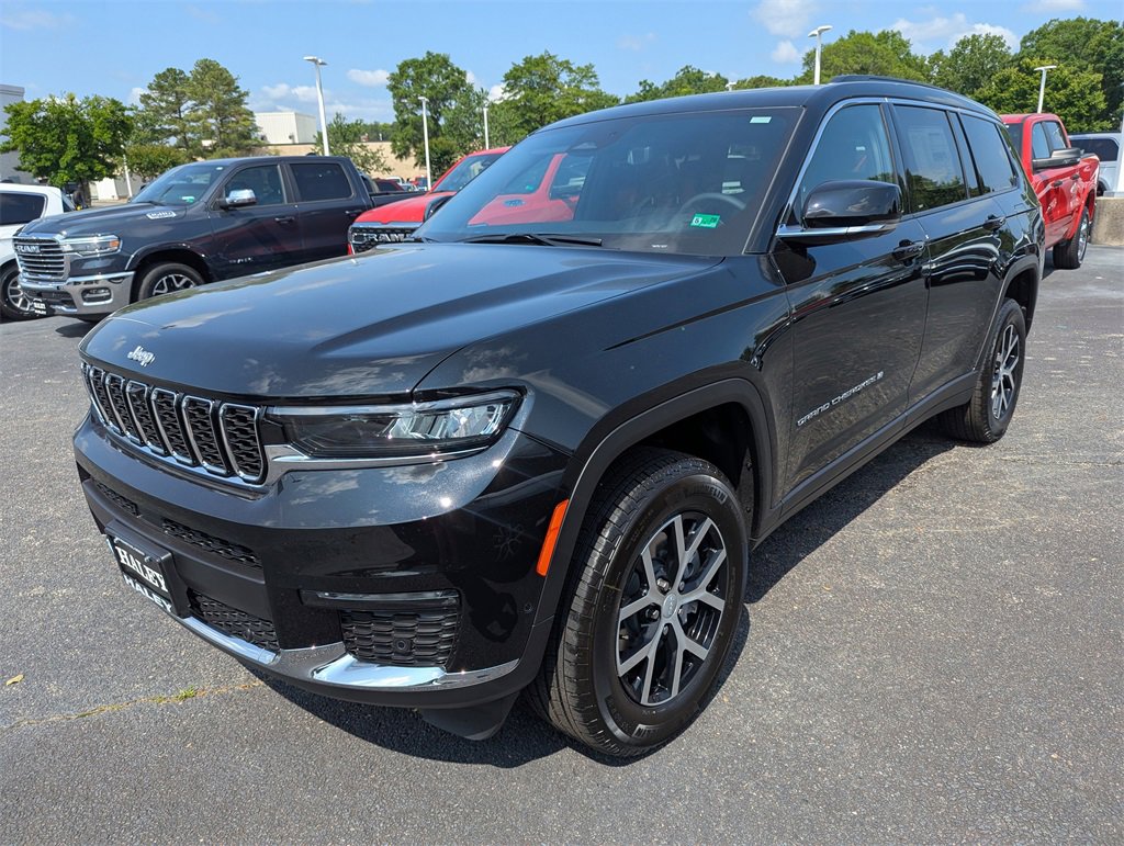 New 2025 Jeep Grand Cherokee L Limited w/ Luxury Tech Group II image 4