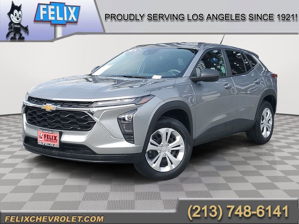 Used 2024 Chevrolet Trax LS w/ Driver Confidence Package image 1