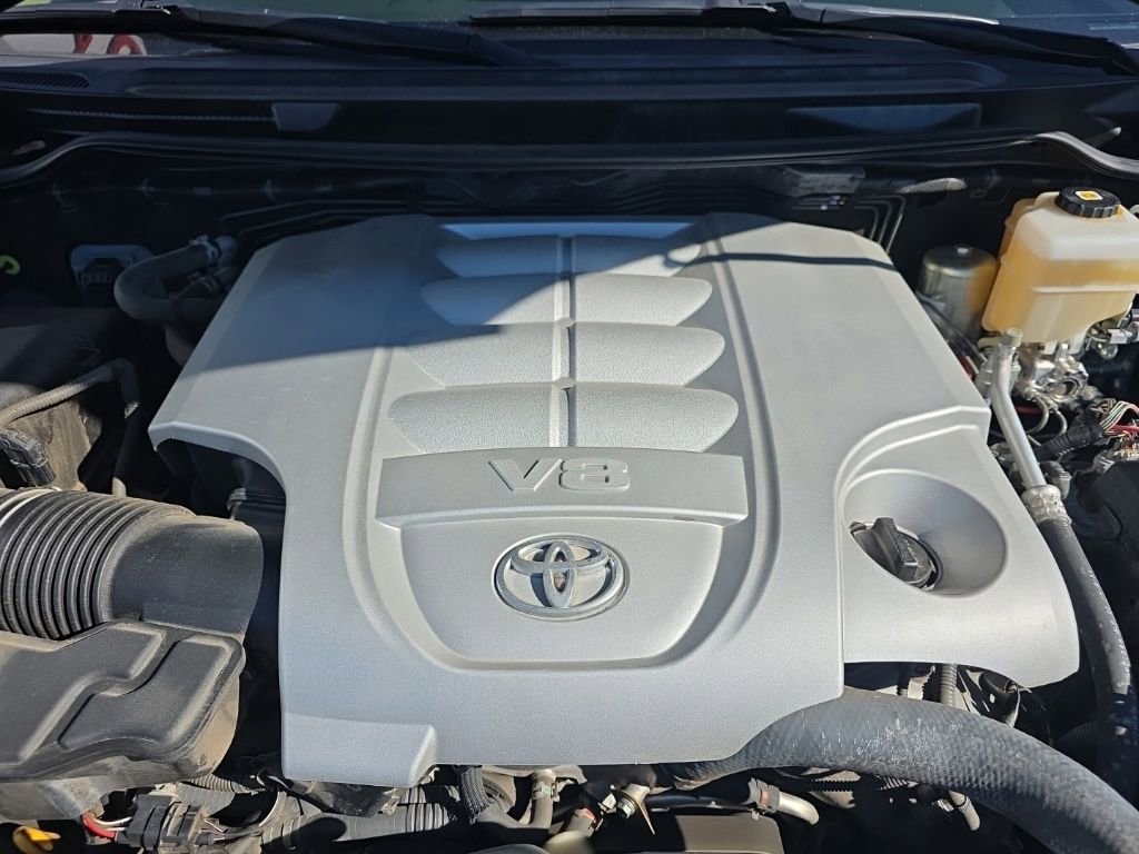 Used 2014 Toyota Land Cruiser image 12