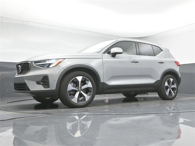 Used 2024 Volvo XC40 B5 Plus image 38
