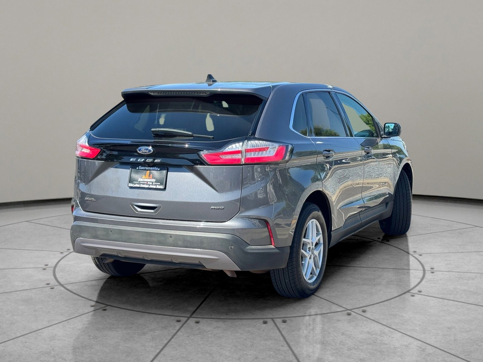 Used 2022 Ford Edge SEL image 5