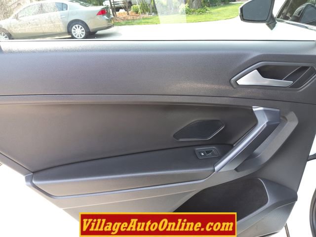 Used 2021 Volkswagen Tiguan SE image 30