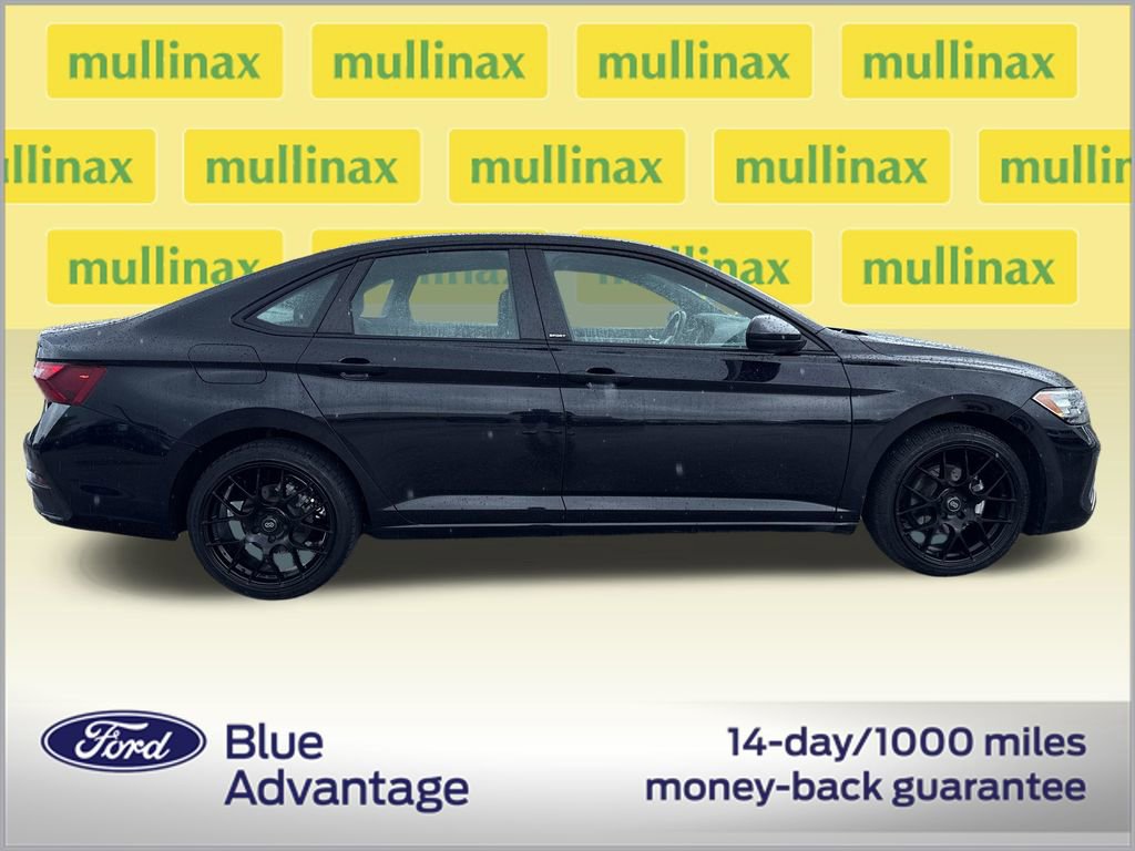 Used 2024 Volkswagen Jetta Sport image 2