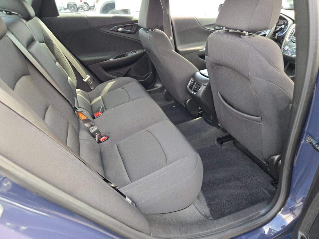 Certified 2025 Chevrolet Malibu LT FWD image 11