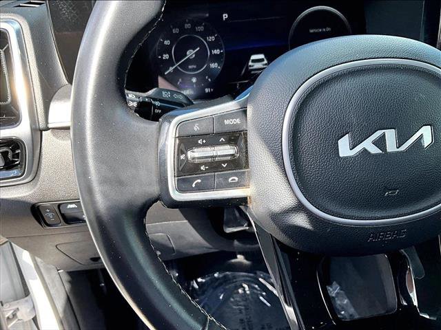 Used 2023 Kia Sorento SX image 19