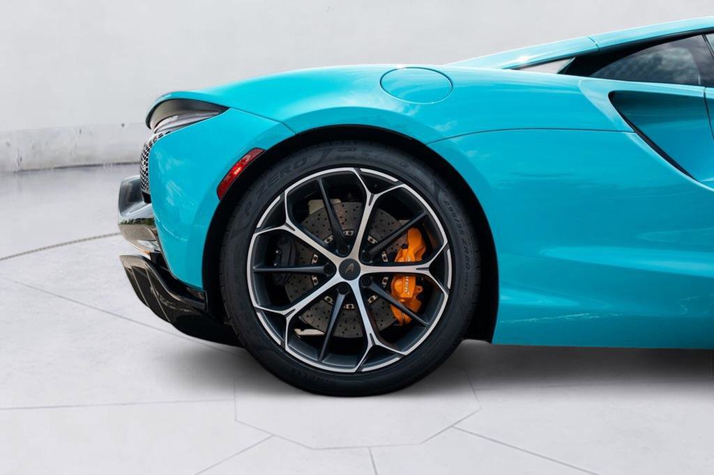 New 2025 McLaren Artura image 33