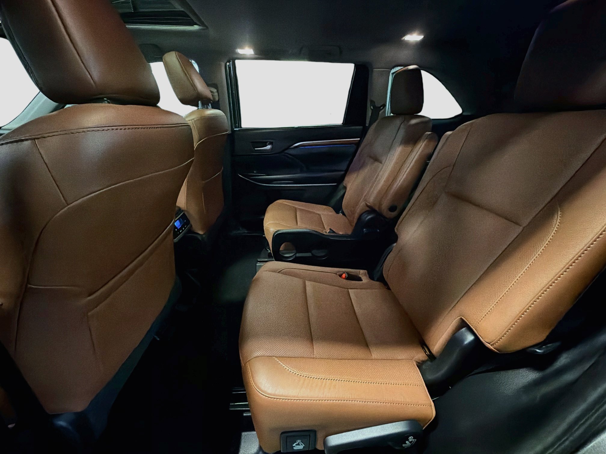 Used 2019 Toyota Highlander Limited AWD/4WD image 29
