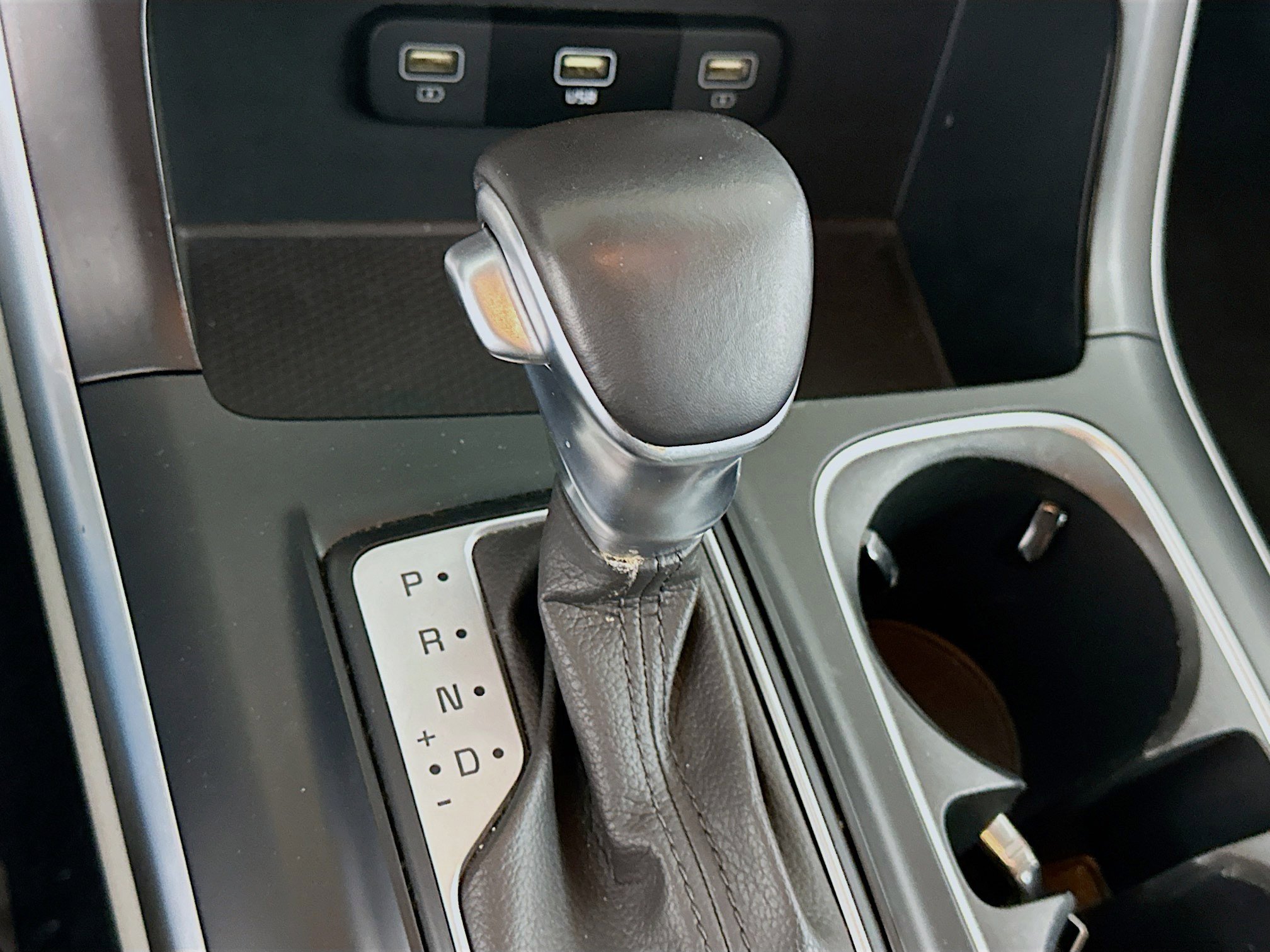 Used 2024 Kia Carnival LX image 24