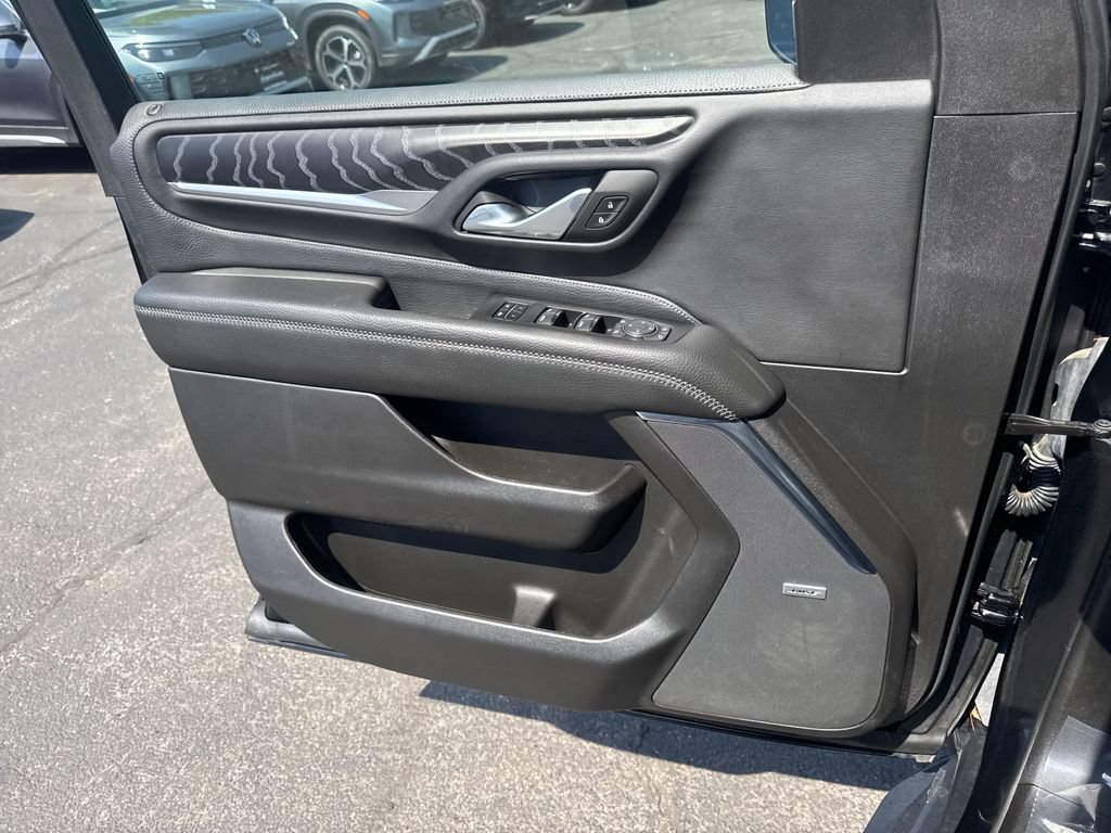 Used 2023 GMC Yukon Denali w/ LPO, Floor Liner Package AWD/4WD image 33