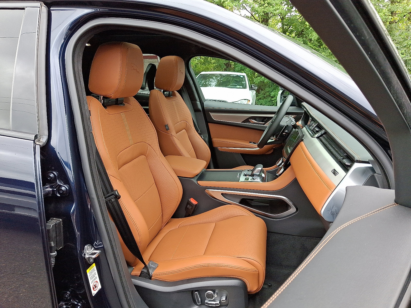 New 2026 Jaguar F-PACE R-Dynamic S image 3