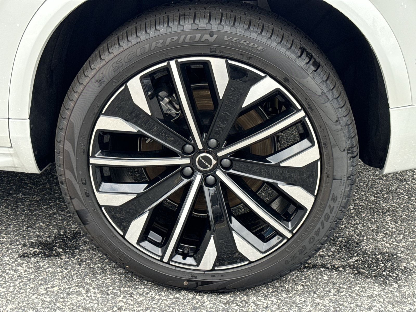 New 2026 Volvo XC90 T8 Ultra w/ Protection Package Premier AWD/4WD image 12