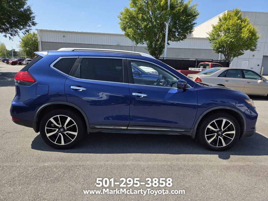 Used 2017 Nissan Rogue SL w/ SL Premium Package AWD/4WD image 4