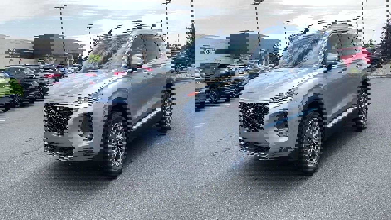 Used 2020 Hyundai Santa Fe SEL w/ Convenience + Premium Package image 4