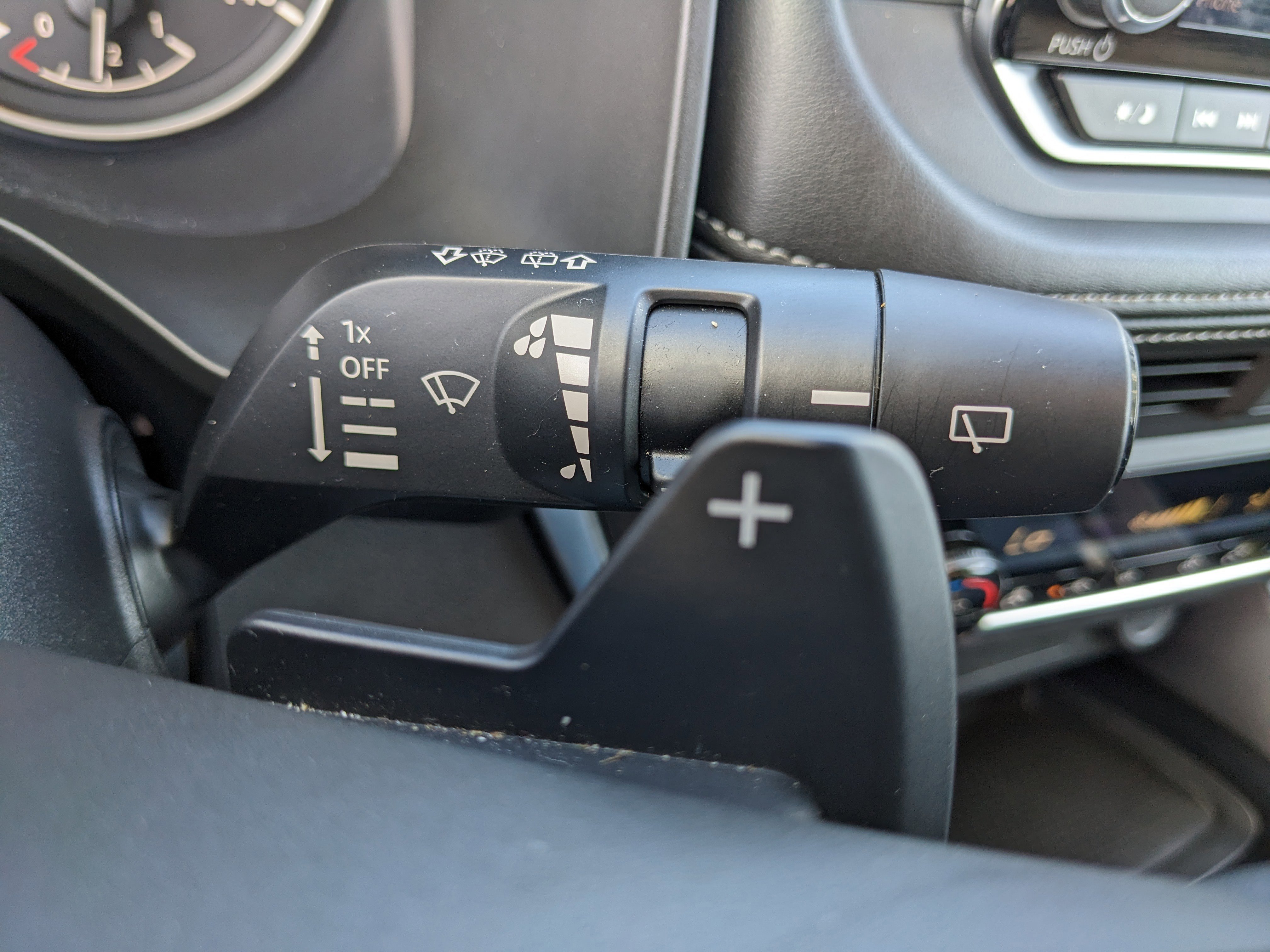 Used 2024 Nissan Rogue SV w/ SV Premium Package image 39