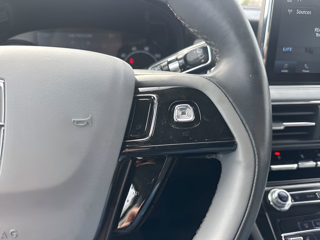 Used 2022 Lincoln Corsair AWD w/ Premium Package image 15