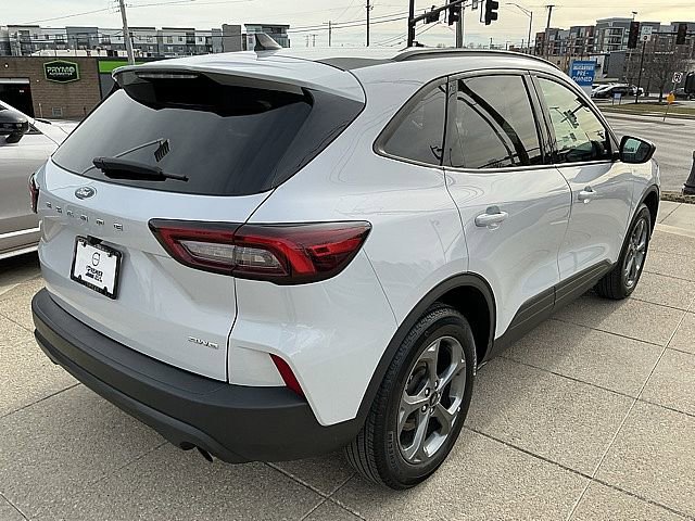 Used 2025 Ford Escape ST-Line image 6