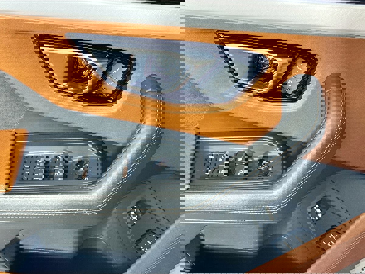 Used 2020 Lamborghini Urus image 23