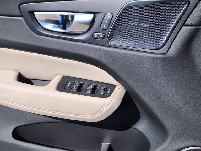 New 2026 Volvo XC60 T8 Plus w/ Climate Package AWD/4WD image 9