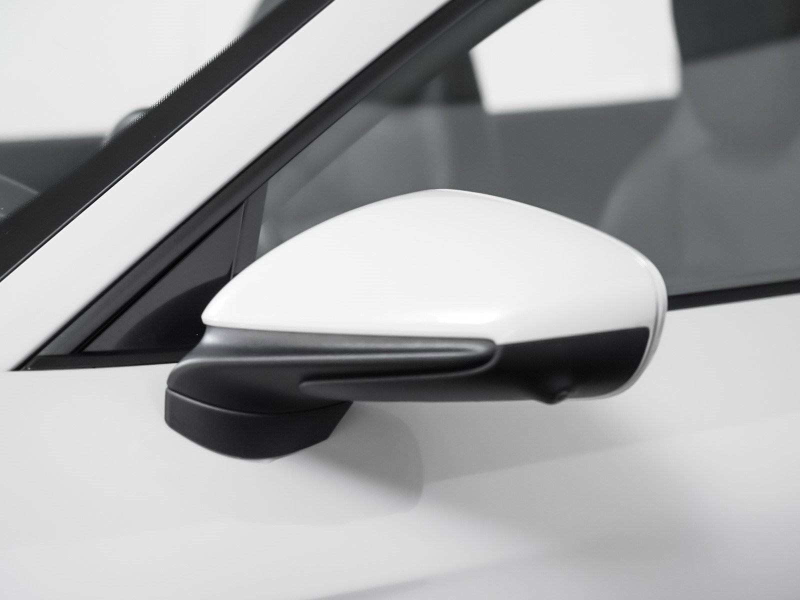 Used 2024 Porsche Taycan 4 Cross Turismo w/ Premium Package image 26