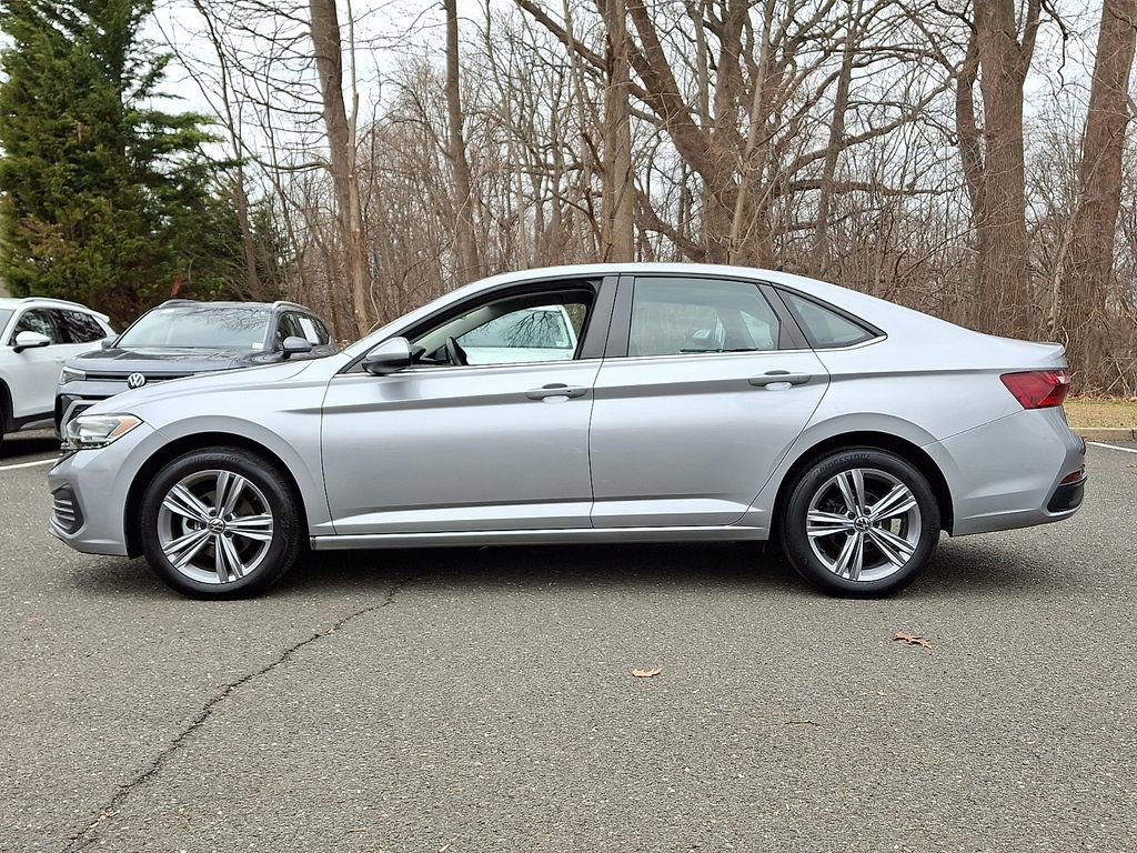 Certified 2022 Volkswagen Jetta SE w/ Panoramic Sunroof Package FWD image 8