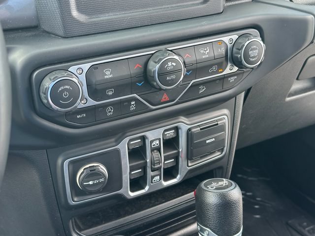 Used 2018 Jeep Wrangler Unlimited Sahara AWD/4WD image 34