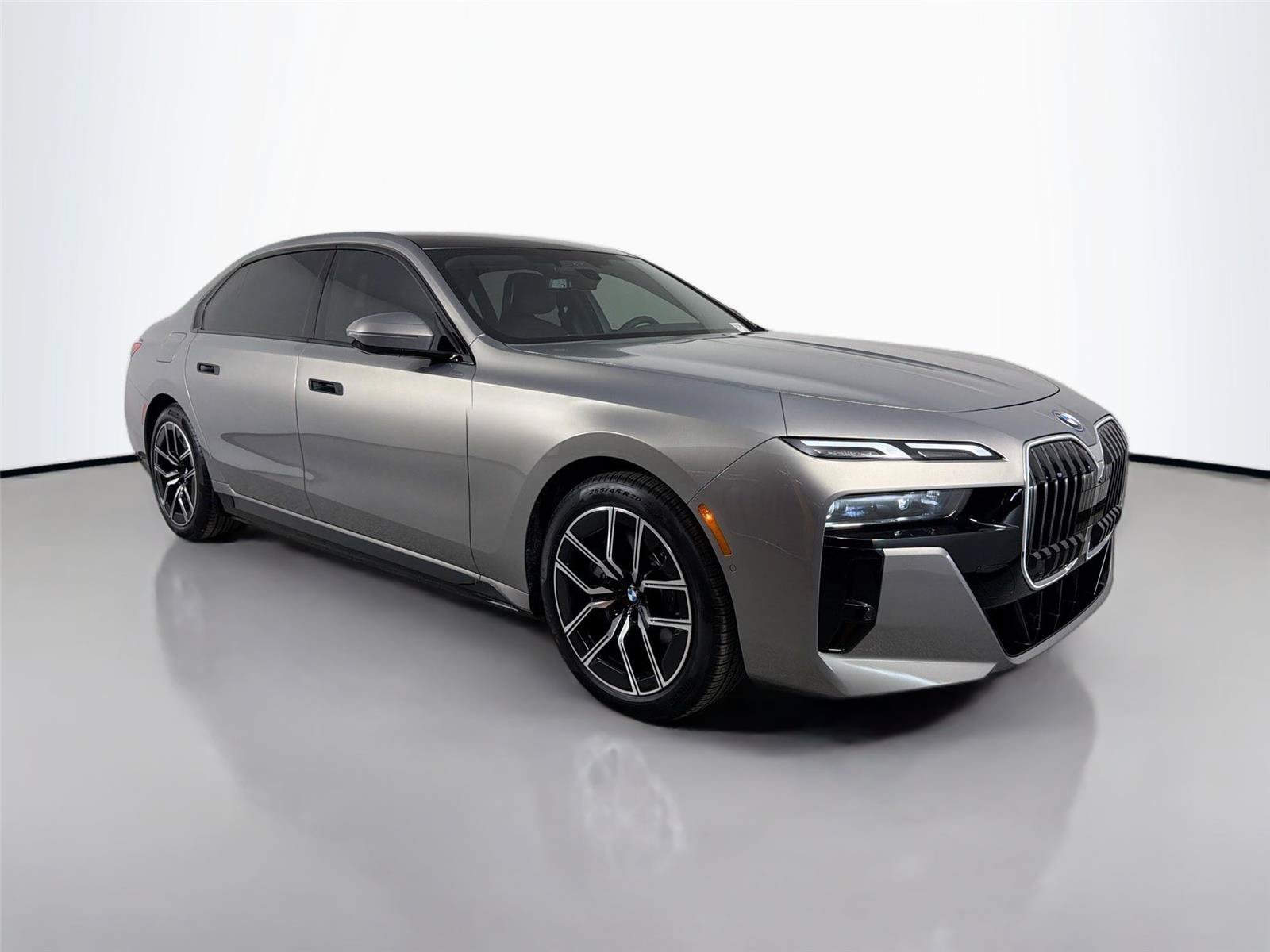 New 2026 BMW 750e xDrive AWD/4WD image 3