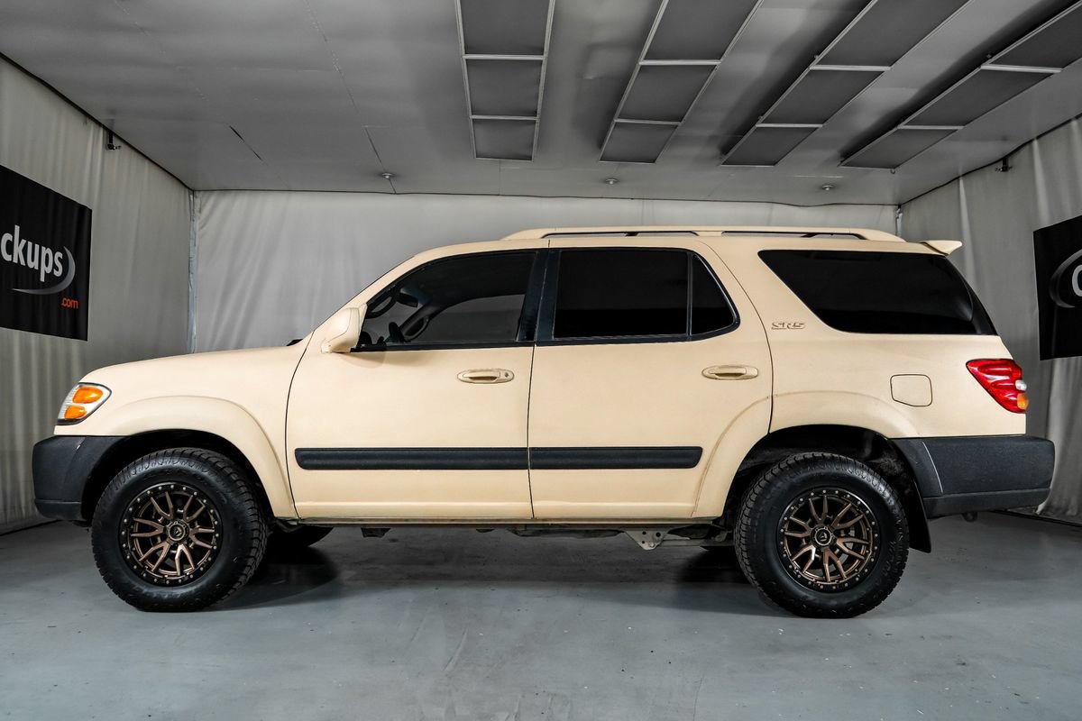 Used 2004 Toyota Sequoia SR5 w/ Convenience Pkg RWD image 11