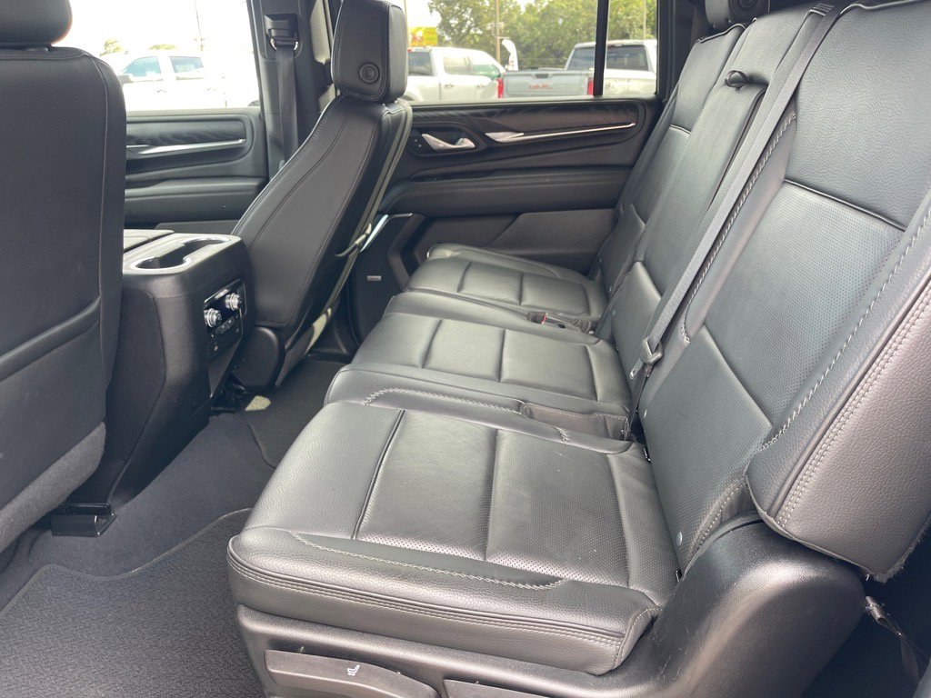 Used 2024 GMC Yukon XL Denali image 12