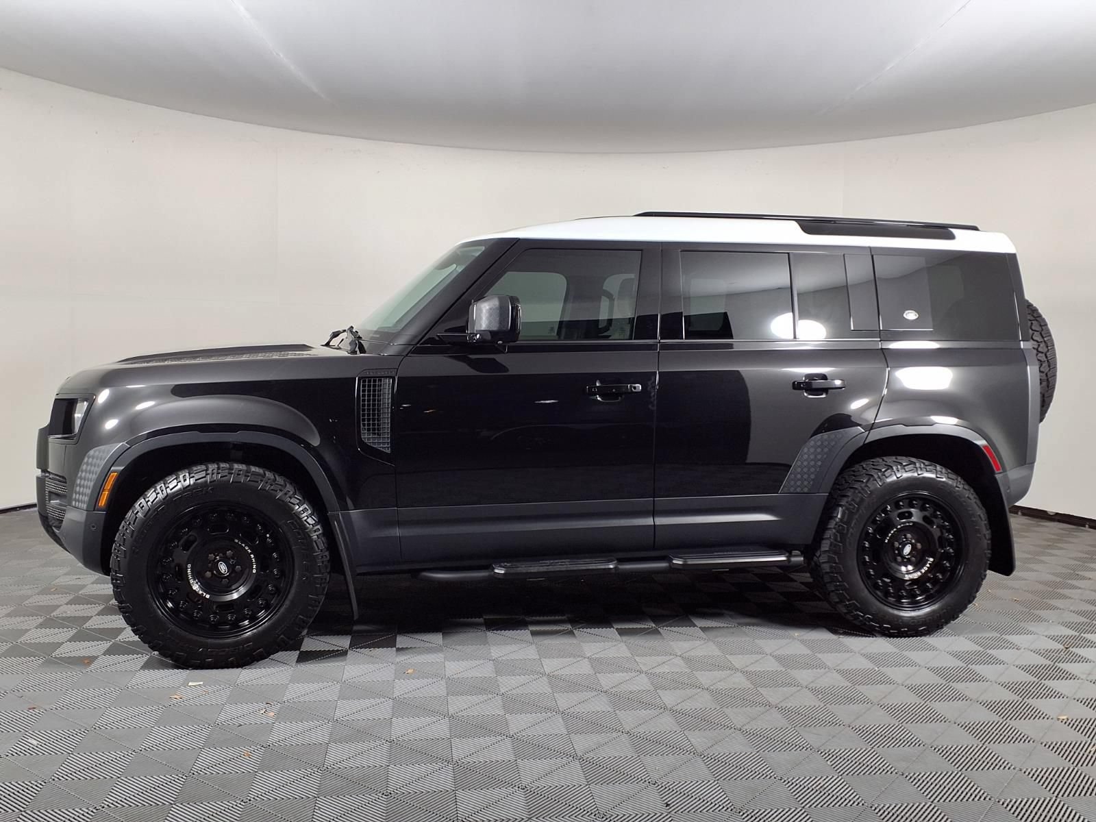 Used 2024 Land Rover Defender 110 S AWD/4WD image 4