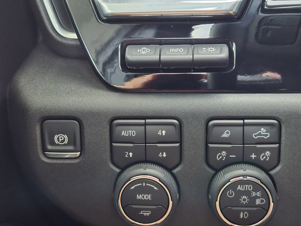 Used 2025 Chevrolet Silverado 3500 High Country w/ High Country Premium Package AWD/4WD image 26