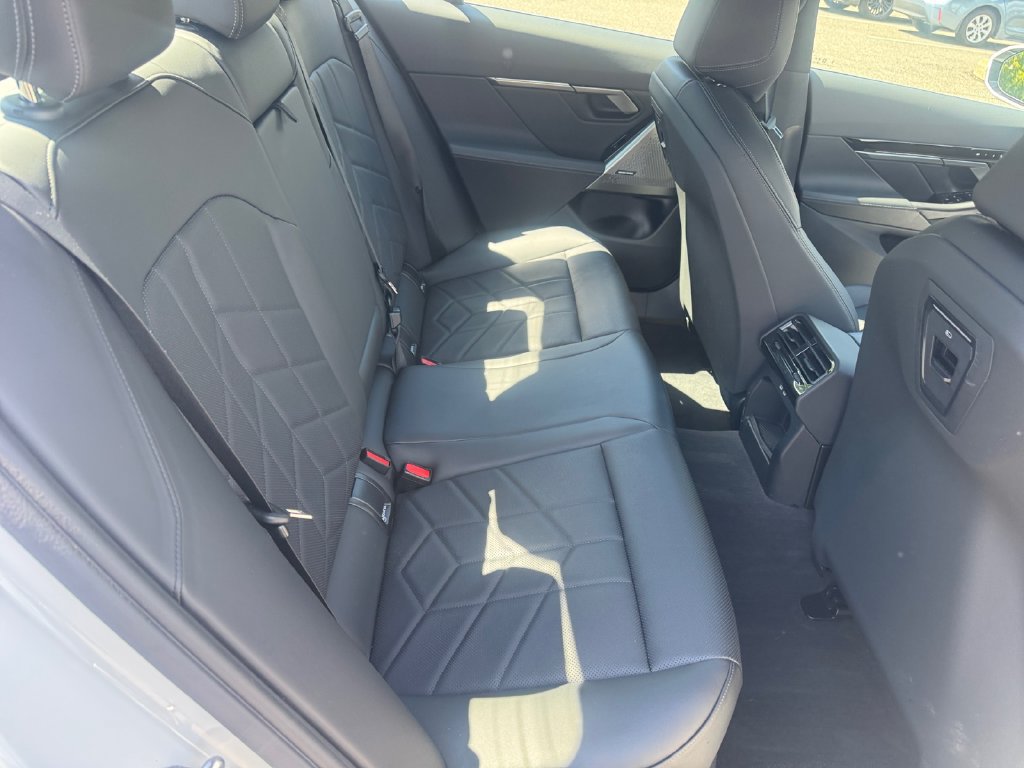 Used 2026 BMW 530i xDrive AWD/4WD image 22