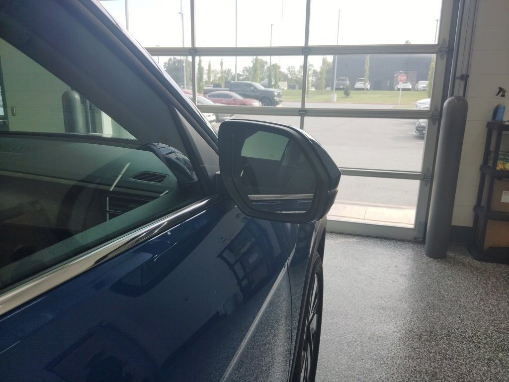 Certified 2025 Volkswagen Atlas SE image 10