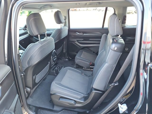 Used 2023 Jeep Grand Cherokee L Laredo image 21