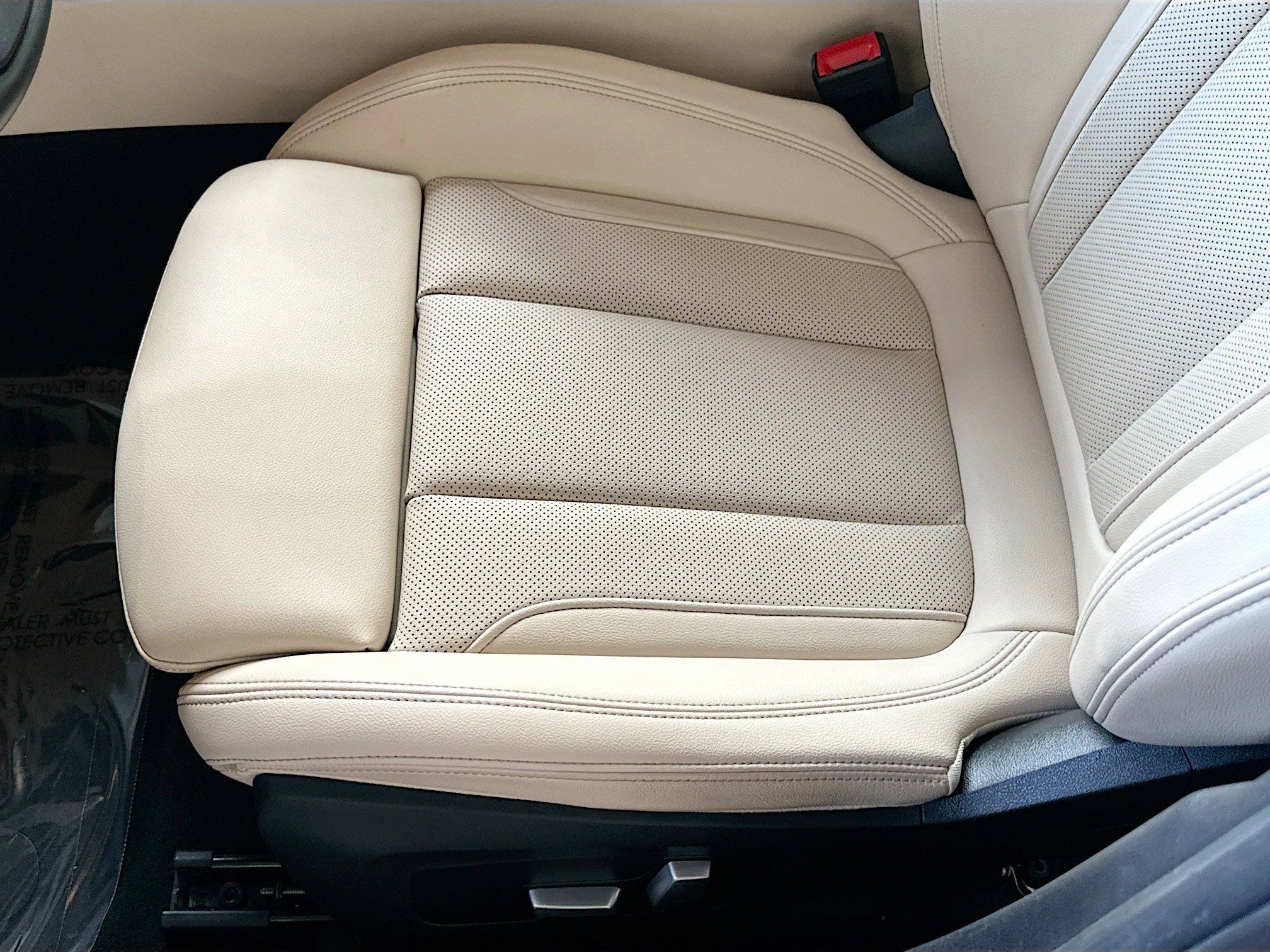 Certified 2023 BMW 330i Sedan image 19