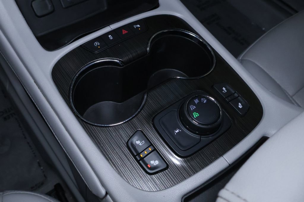 Used 2021 GMC Acadia SLT w/ LPO, Floor Liner Package image 33