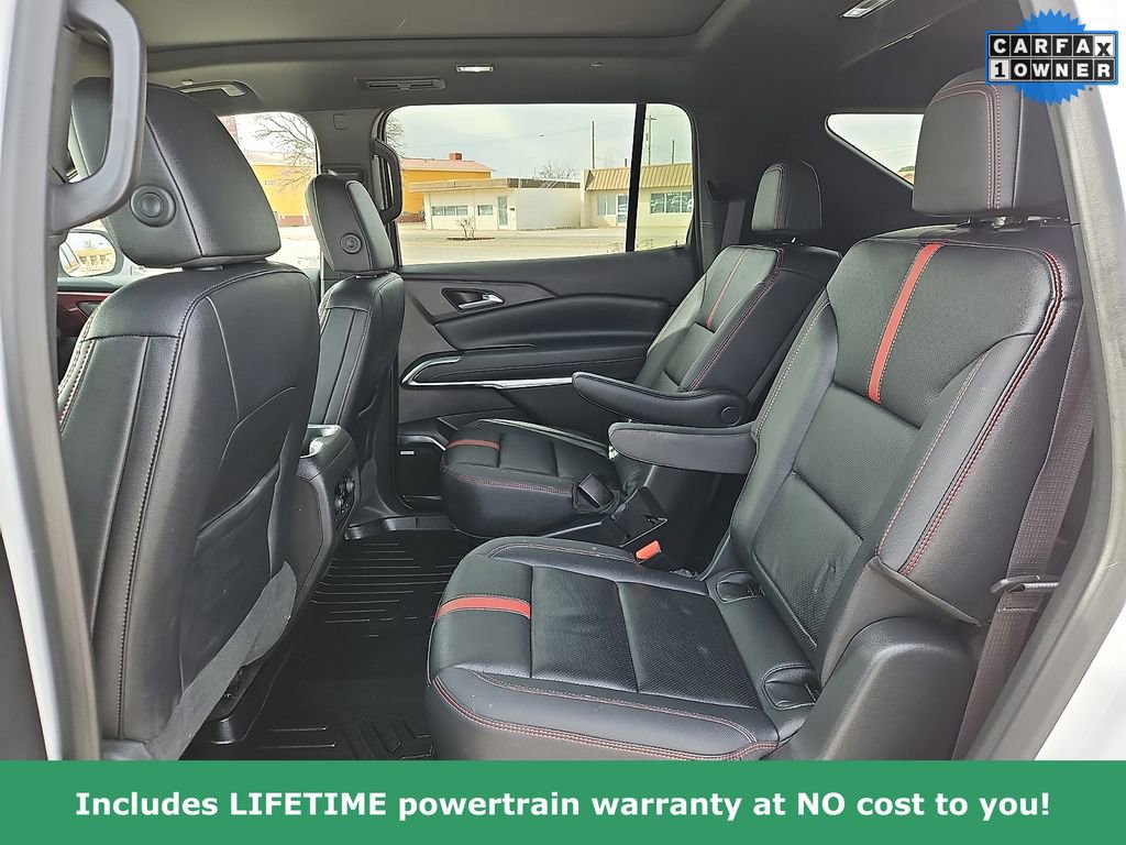Used 2025 Chevrolet Traverse RS image 11